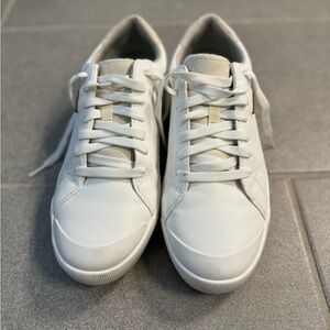 Women’s White Casual Sneakers